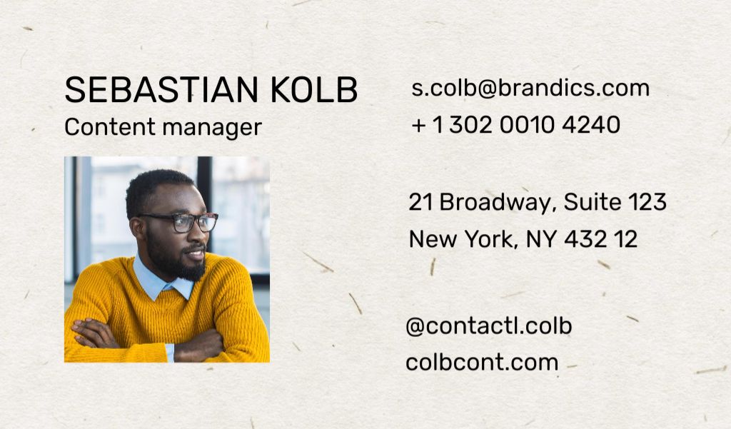 Content Manager Contacts on Beige Color Business card Modelo de Design