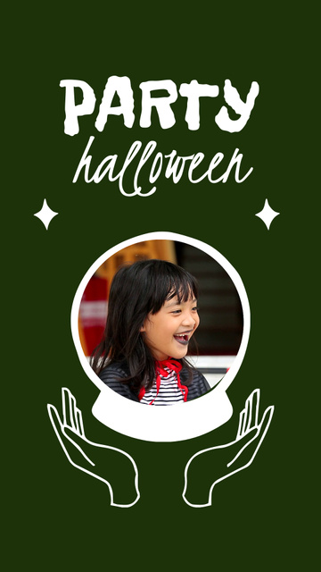 Modèle de visuel Halloween Party Announcement with Happy Little Girl - Instagram Video Story