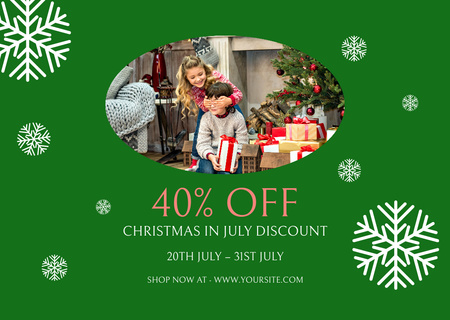 Modèle de visuel Christmas Discount in July with Happy Family - Flyer A6 Horizontal