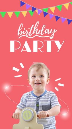 Criança feliz com brinquedo e festa de aniversário Instagram Video Story Modelo de Design