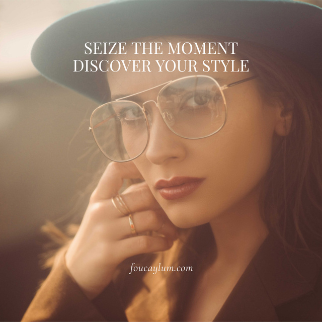Fashion Quote with Stylish Woman in Retro Outfit Instagram Tasarım Şablonu