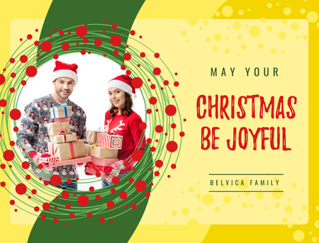 Plantilla de diseño de Merry Christmas Greeting Couple with Presents Postcard 4.2x5.5in 