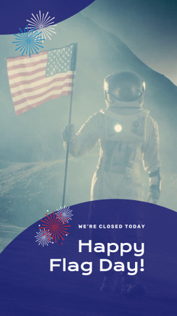 Plantilla de diseño de Astronauta en traje espacial con bandera estadounidense TikTok Video 