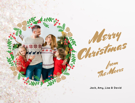 Сердечные рождественские поздравления и семейные объятия Postcard 4.2x5.5in – шаблон для дизайна