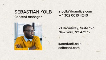Plantilla de diseño de Contactos del administrador de contenido en color beige Business Card US 