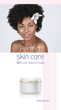 Ontwerpsjabloon van Instagram Video Story van Skincare products ad Woman with Cream