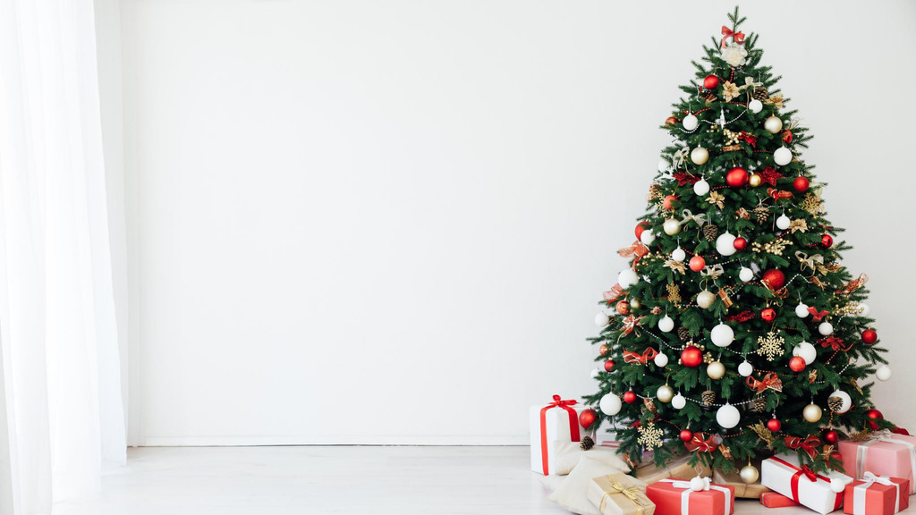 Designvorlage Christmas Decorated Tree In Empty Room für Zoom Background