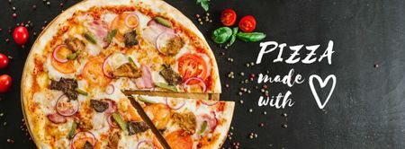 Plantilla de diseño de promoción de pizzería con comida caliente Facebook cover 