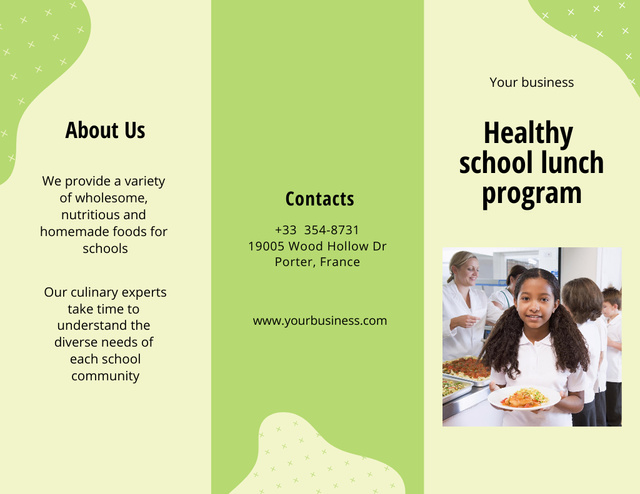 Healthful School Food Program with Pupils in Canteen Brochure 8.5x11in Modelo de Design