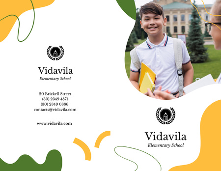 School Ad with Smiling Kids reading Book Brochure 8.5x11in Bi-fold Tasarım Şablonu