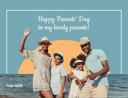 Family Celebrating Parent's Day Together on Beach Postcard 4.2x5.5in Šablona návrhu