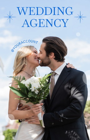 Wedding Agency Ad with Happy Couple Kissing IGTV Cover tervezősablon