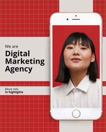 Template di design Annuncio di servizi di agenzia di marketing digitale con donna sullo schermo del telefono Instagram Post Vertical