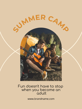 Plantilla de diseño de pareja joven, en, campamento de verano, cerca, tienda Poster US 