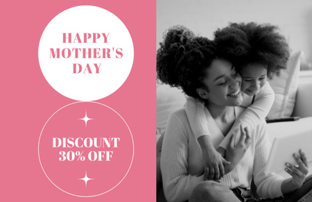 Mother's Day Discount Offer with Happy Black Daughter and Mom Thank You Card 5.5x8.5inデザインテンプレート