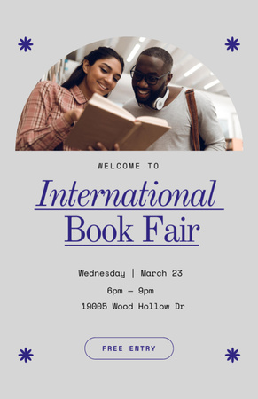 Anúncio da Feira Internacional do Livro com pessoas lendo Invitation 5.5x8.5in Modelo de Design