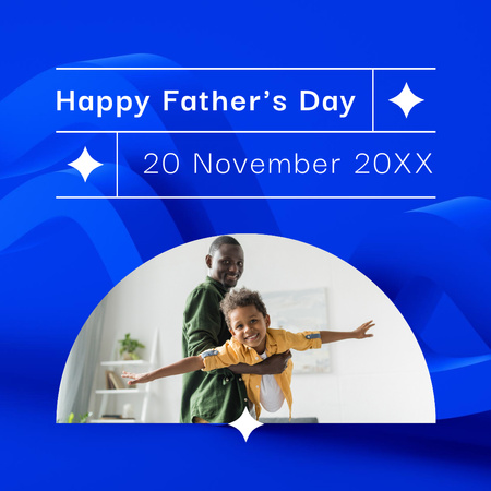 Plantilla de diseño de Saludos felices del día del padre con papá sosteniendo a un bebé en azul Instagram 