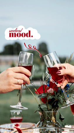 People holding Red Wine Glasses Instagram Story Modelo de Design