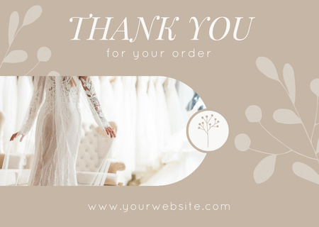 Plantilla de diseño de Mensaje de agradecimiento con mujer en vestido de novia Card 