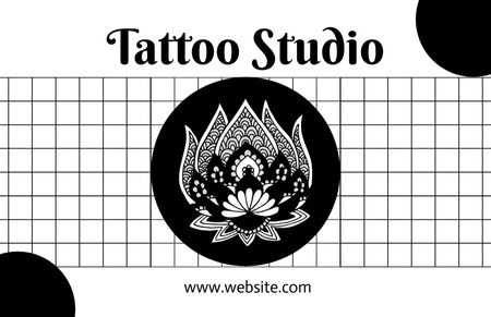 Modèle de visuel Offre de service de studio de tatouage avec une belle fleur - Business Card 85x55mm