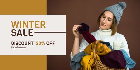 Winter Sale Discount Offer with Woman in Knitted Hat Twitter tervezősablon