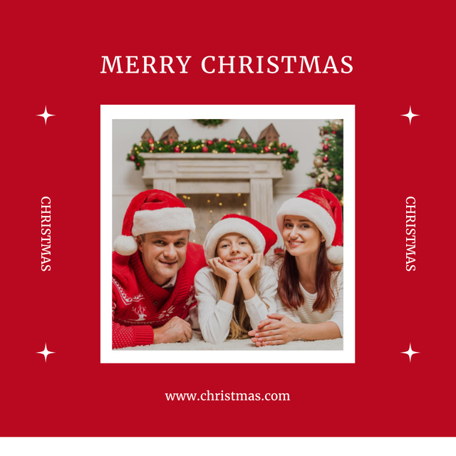Family Celebrating Christmas on Red Instagram Modelo de Design