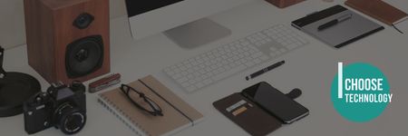 Designvorlage Gadgets on Table für Email header