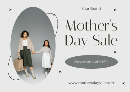 Venda do dia das mães com mãe e filha com sacolas de compras Card Modelo de Design