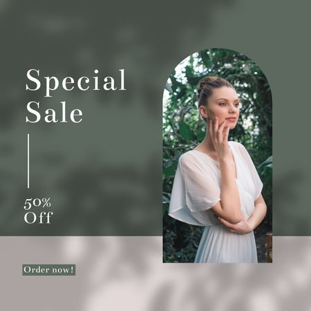 Modèle de visuel Offre spéciale de vente de vêtements avec une femme en robe blanche - Instagram