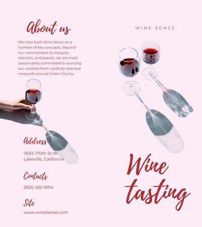 Şarap Bardaklarında İçecekle Şarap Tadımı Brochure 9x8in Bi-fold Tasarım Şablonu