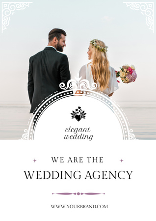 Реклама свадебного агентства с молодой парой, стоящей на пляже Poster – шаблон для дизайна