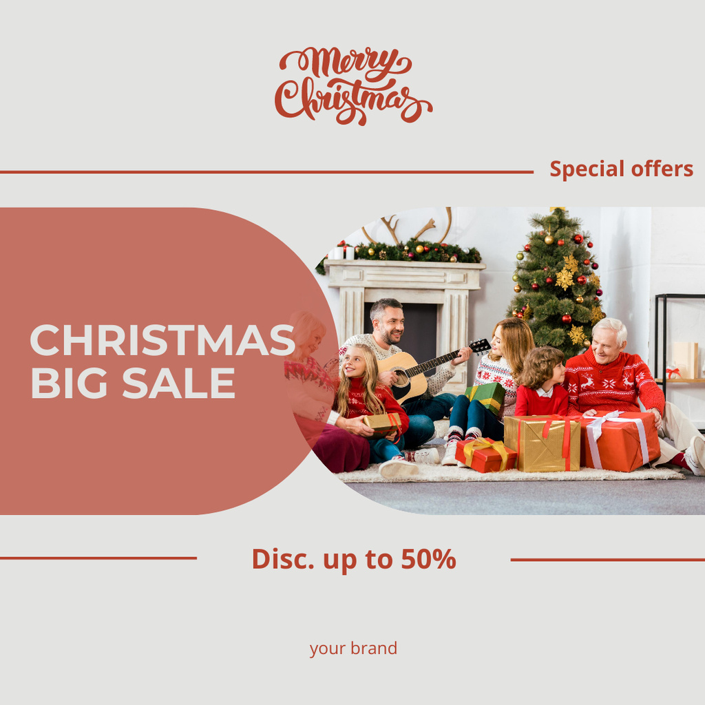 Modèle de visuel Christmas discount with joyful Family - Instagram AD