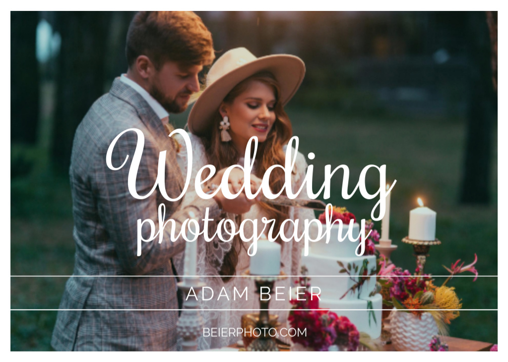 Ontwerpsjabloon van Postcard 5x7in van Wedding Photographer Services with Couple in Garden cutting Cake