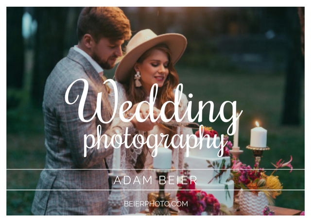 Wedding Photographer Services with Couple in Garden cutting Cake Postcard 5x7in Πρότυπο σχεδίασης