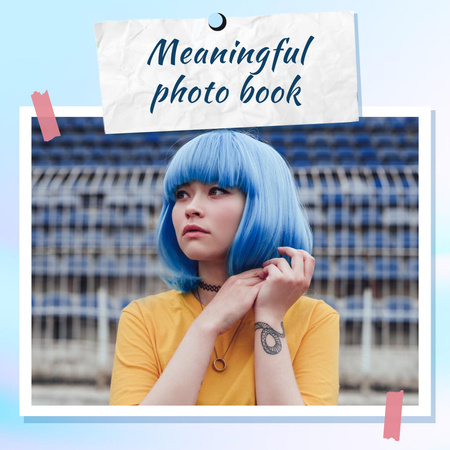 Plantilla de diseño de chica atractiva con el pelo azul Photo Book 