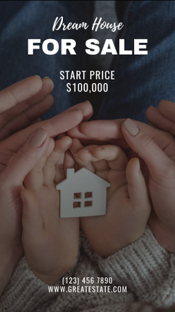 Family Holding House in Hands Instagram Video Story – шаблон для дизайну
