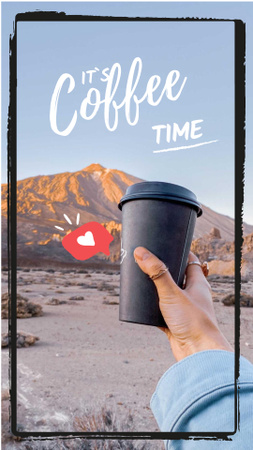 Designvorlage tasse kaffee auf bergkulisse für Instagram Video Story