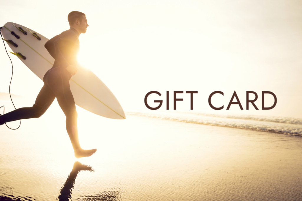 Ontwerpsjabloon van Gift Certificate van Man with Surfboard on Beach