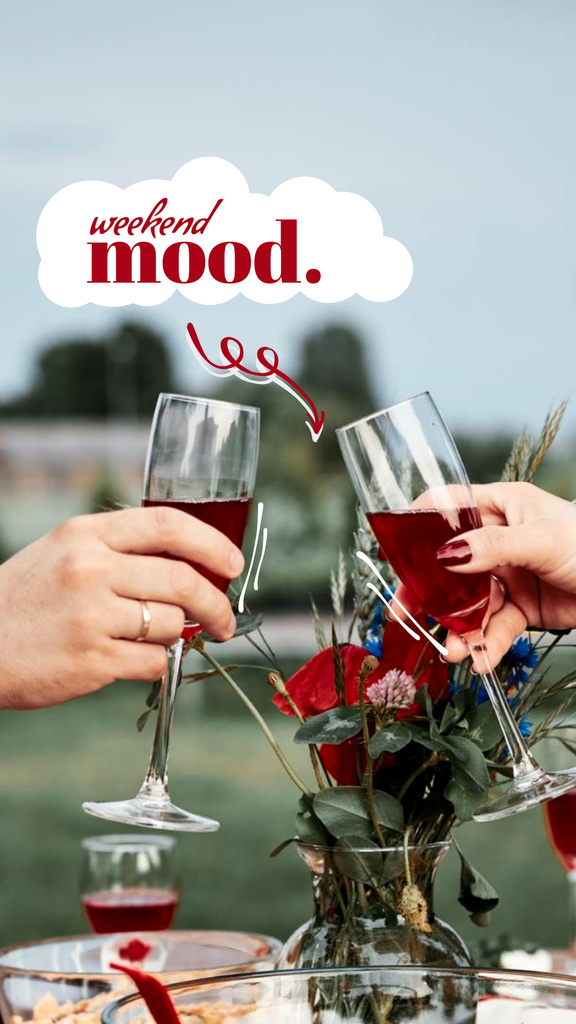 Plantilla de diseño de People holding Red Wine Glasses Instagram Story 