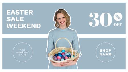 Усміхнена жінка тримає плетені кошики, повні фарбованих яєць FB event cover – шаблон для дизайну