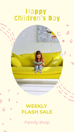 Little Girl Reading Book on Yellow Sofa Instagram Video Story Modelo de Design