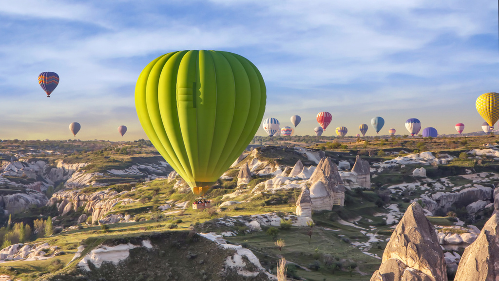 Designvorlage Summer Adventures on Hot Air Balloons für Zoom Background