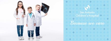 Template di design Ospedale pediatrico con bambini in costume da dottore Facebook cover