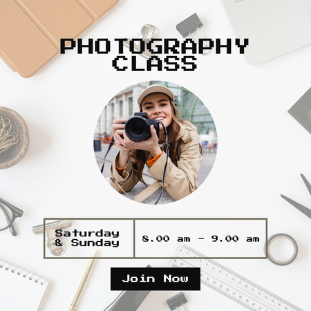 Plantilla de diseño de Anuncio de clases de fotografía con mujer sonriente Instagram 
