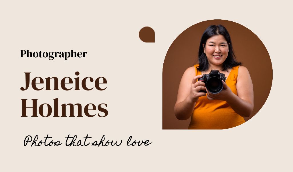 Modèle de visuel Photographer Services Ad with Smiling Woman holding Camera - Business card
