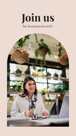 Businesswoman in Cafe with Laptop Instagram Story Modelo de Design