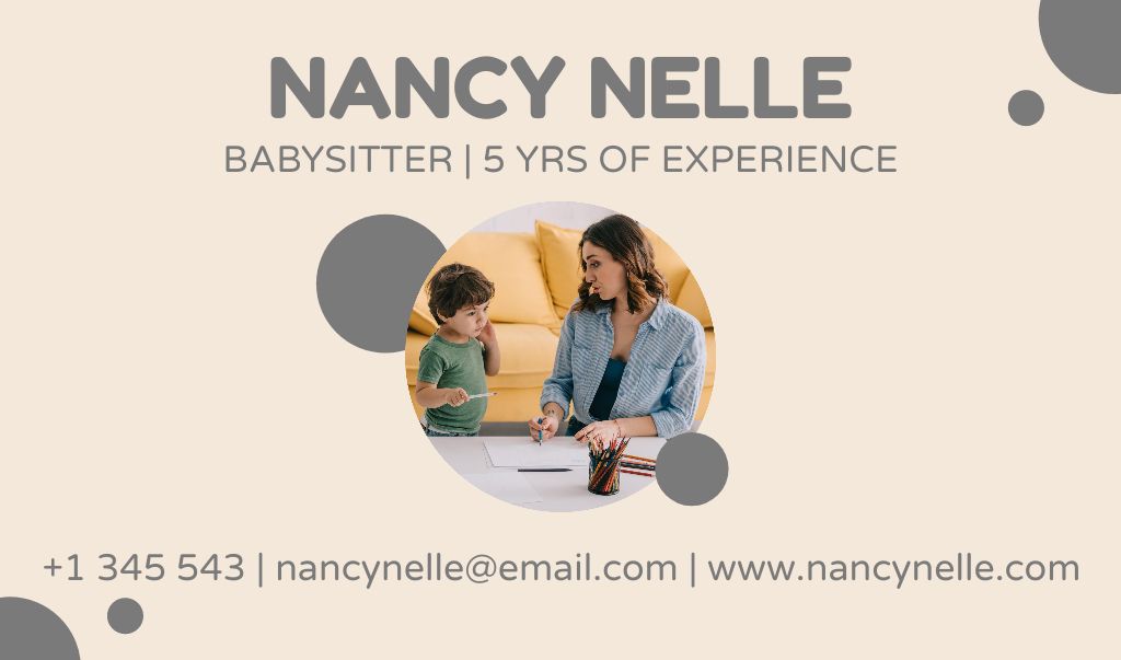 Modèle de visuel Experienced Nanny Service Offer - Business card