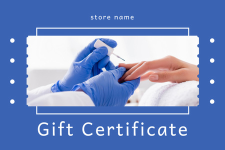 Template di design Annuncio del negozio di bellezza con donna sulla procedura di manicure Gift Certificate