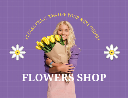 Kaunis hymyilevä nainen kukkakauppias pitelee keltaista kukkakimppua Thank You Card 5.5x4in Horizontal Design Template