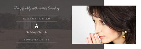 Церковное приглашение с женщиной, молящейся Tumblr – шаблон для дизайна